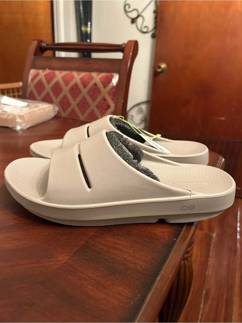 Men’s OOFOS Light beige Slip-On Slide Sandals